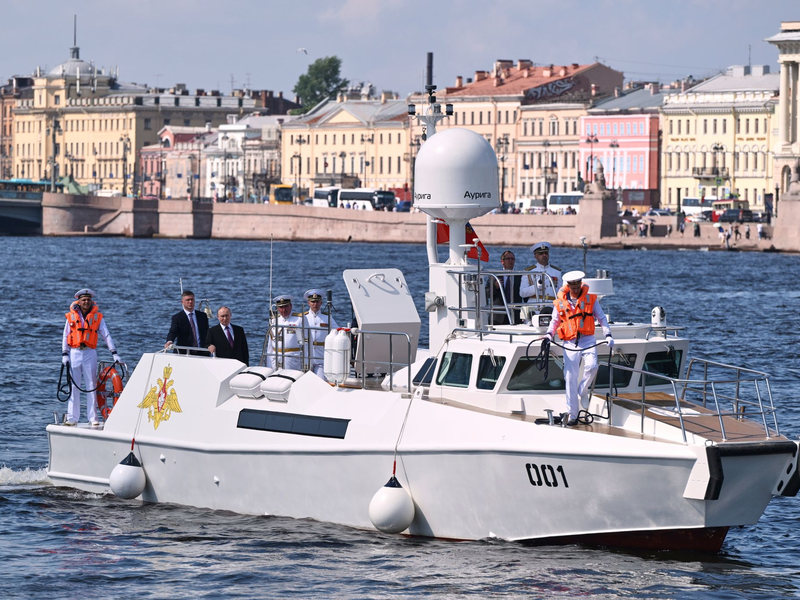 Putin besucht eine Übung der russischen Kriegsmarine. - Foto: Alexei Danichev/Pool Sputnik Kremlin/AP/dpa