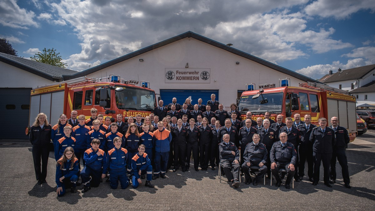 FW Mechernich: Jahreshauptversammlung 2025 des Löschzugs Kommern - Engagement, Einsatz und Ehrungen im Mittelpunkt - Foto: presseportal.de