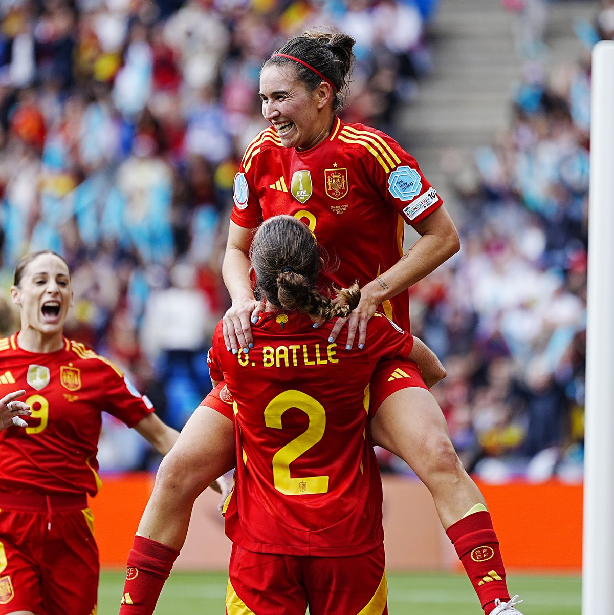 Nach dem Sieg im Elfmeterschießen ist der Jubel bei Sarina Wiegman groß. - Foto: Peter Byrne/PA Wire/dpa