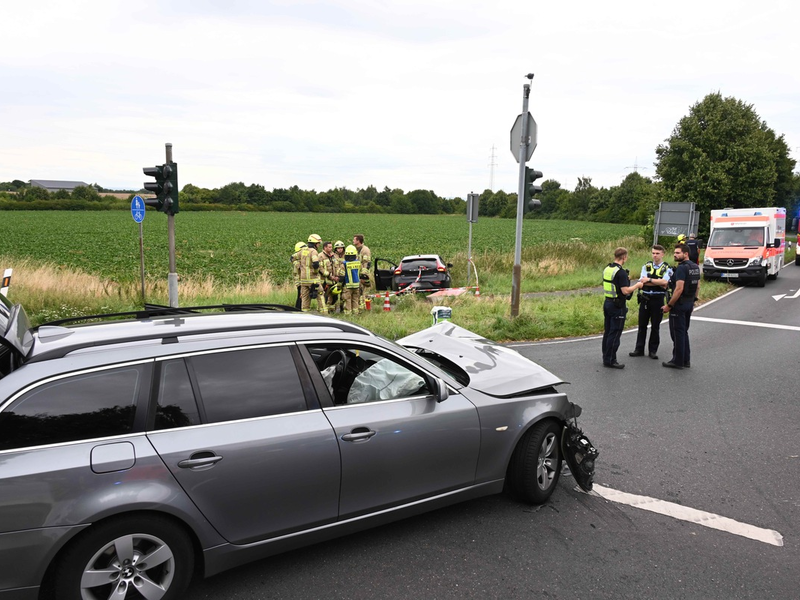 FW Pulheim: Pulheim-Stommeln - Kollision im Kreuzungsbereich - Foto: presseportal.de