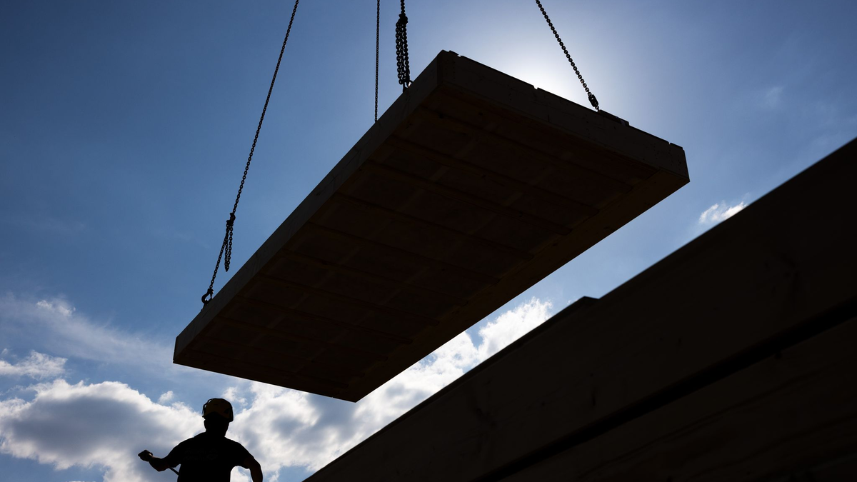 Die Bauflaute hat auch Fertighäuser getroffen. (Archivbild) - Foto: Rolf Vennenbernd/dpa