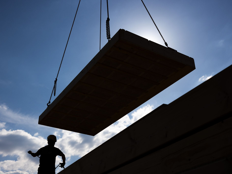 Die Bauflaute hat auch Fertighäuser getroffen. (Archivbild) - Foto: Rolf Vennenbernd/dpa