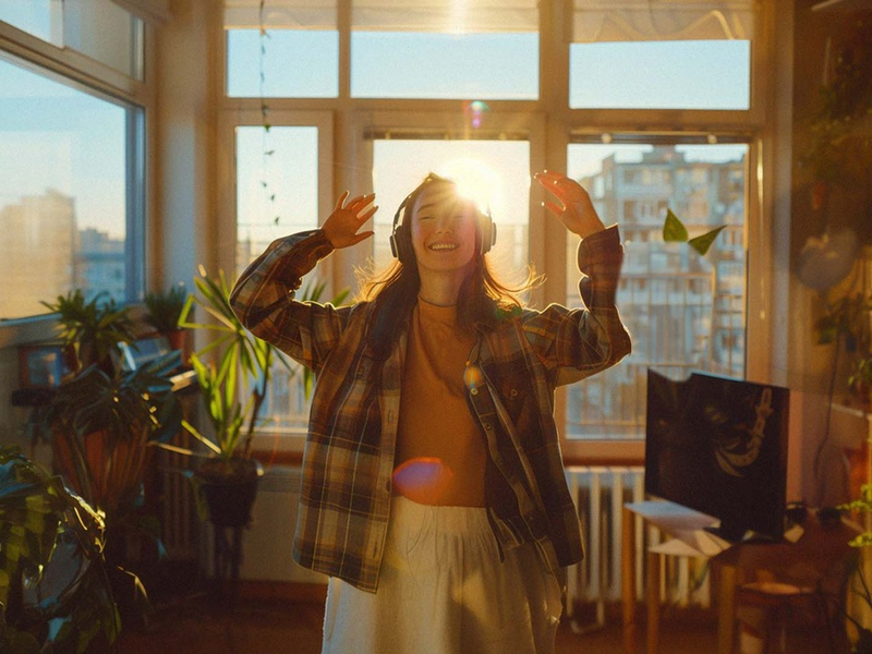 LBS mit neuem Soundbranding / Nach über vier Jahrzehnten präsentiert sich die LBS-Gruppe mit neuem Soundbranding aus Soundlogo, Markenmusik und einer Neuinterpretation des ikonischen Jingles - Foto: presseportal.de