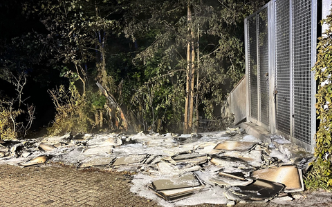 POL-RBK: Bergisch Gladbach - Zeugen nach Mülltonnenbrand auf Schulgelände gesucht - Foto: presseportal.de