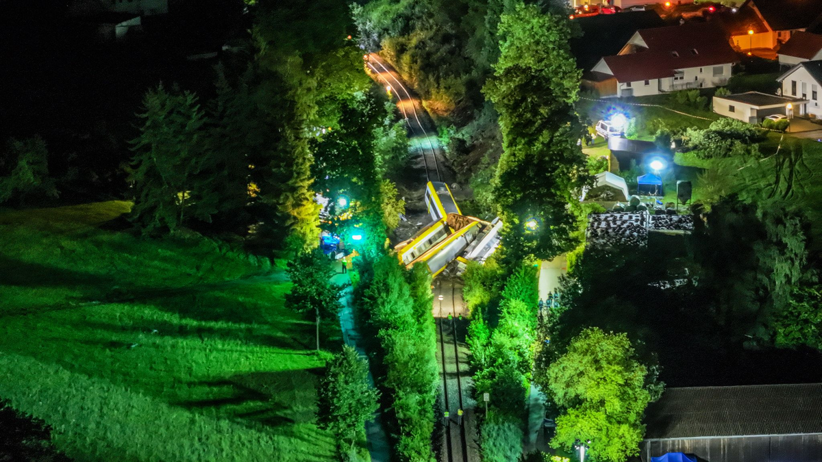 Drei Menschen sind ums Leben gekommen. - Foto: Uncredited/dpa