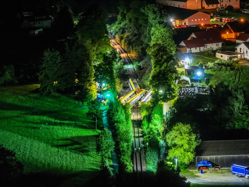 Drei Menschen kamen bei dem Unfall ums Leben, mehr als 40 wurden verletzt.  - Foto: Uncredited/dpa