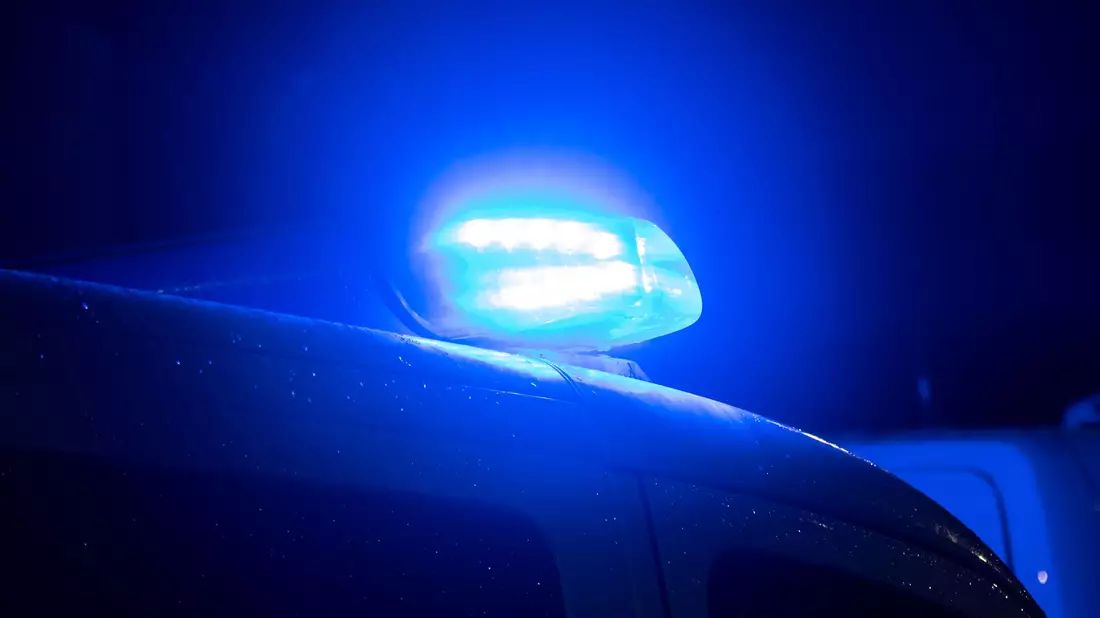 Die Polizei sammelte den 14-Jährigen ein. (Symbolbild) - Bild: Sarah Knorr/dpa