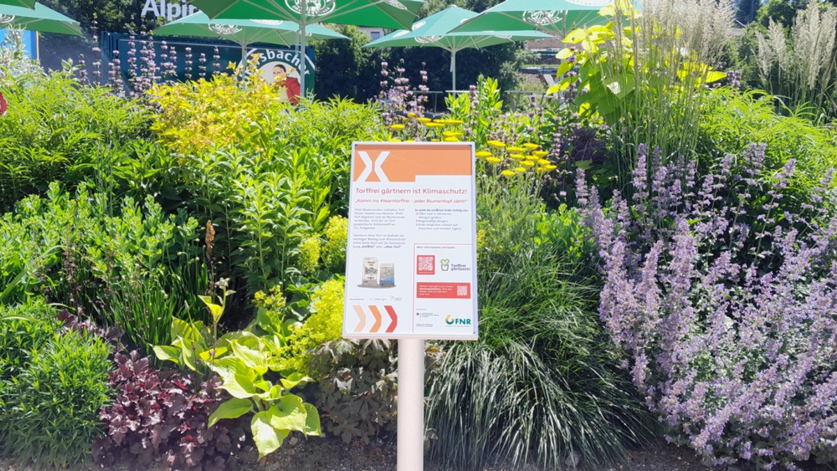 Komm ins #teamtorffrei! Jeder Blumentopf zählt! / FNR und HOT informieren auf den Landesgartenschauen Furth im Wald und Tal X zum torffreien Gärtnern - Foto: presseportal.de