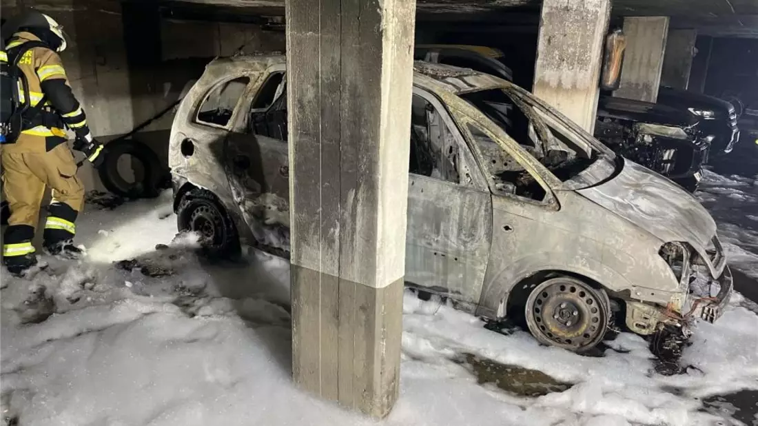 POL-NE: Auto in Tiefgarage gerät in Brand - Bild: presseportal.de