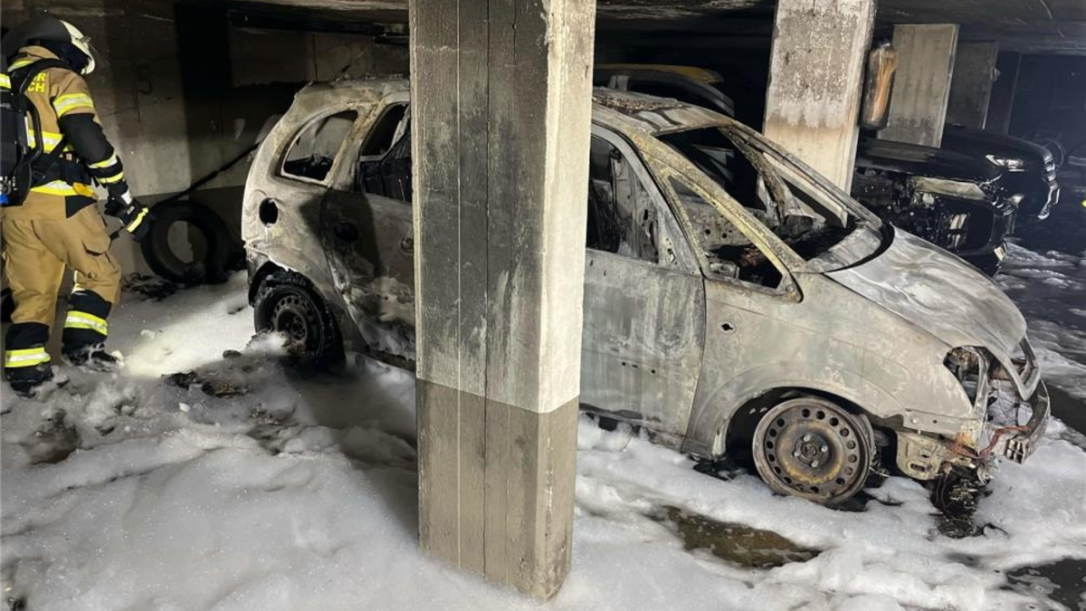 POL-NE: Auto in Tiefgarage gerät in Brand - Foto: presseportal.de