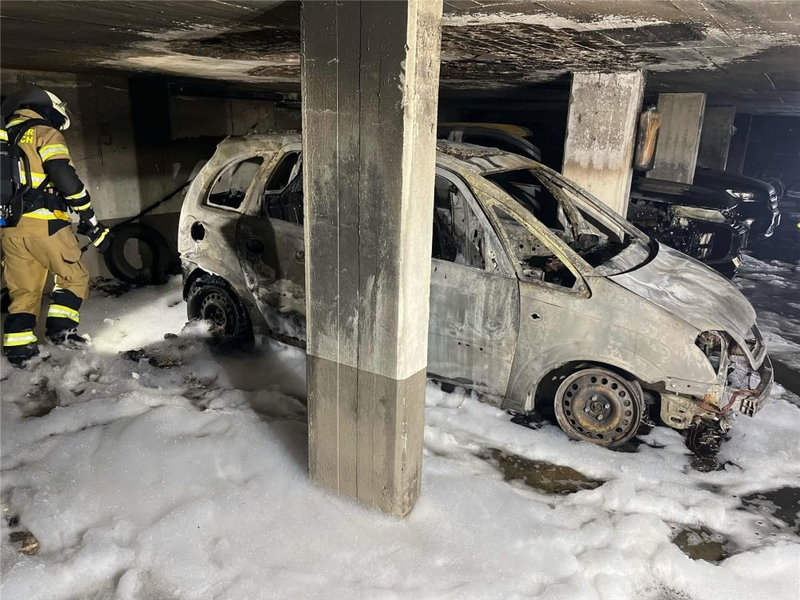 POL-NE: Auto in Tiefgarage gerät in Brand - Foto: presseportal.de