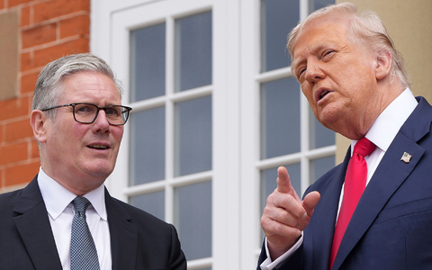 US-Präsident Trump droht Russland mit einer Fristverkürzung bei den Zöllen. - Foto: Christopher Furlong/Pool Getty Images Europe/AP/dpa
