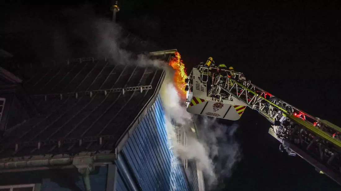 Das Brandgutachten bestätigt: Das Feuer war Brandstiftung. (Archivbild) - Bild: Frank Neuendorf/dpa