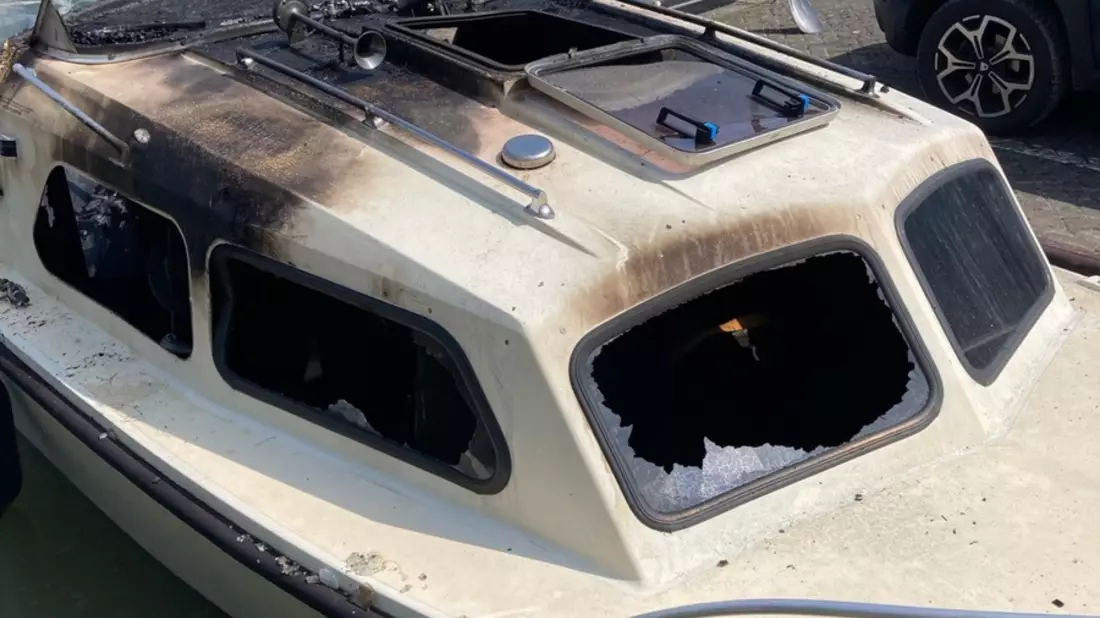 POL-DU: Duisburg/Waltrop: Sportboot geriet in Brand - Bild: presseportal.de