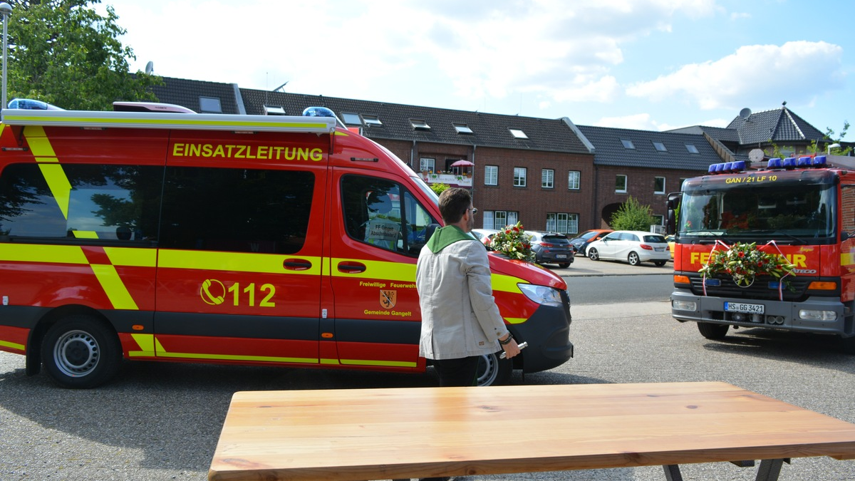 FW Gangelt: Zwei neue Fahrzeuge zum Jubiläum - Foto: presseportal.de