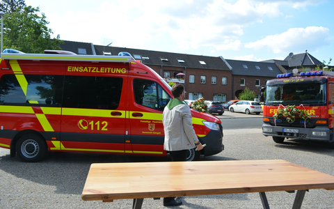 FW Gangelt: Zwei neue Fahrzeuge zum Jubiläum - Foto: presseportal.de