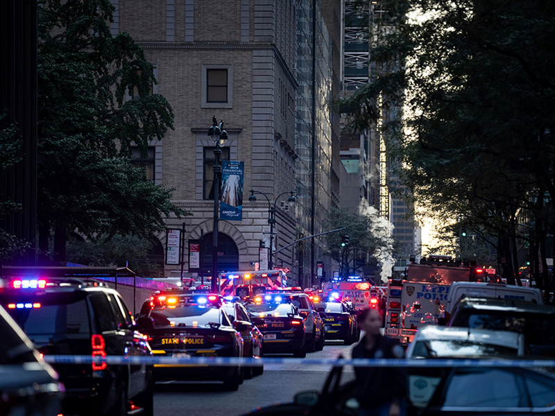Großeinsatz der Polizei in New York nach einem Schussvorfall.  - Foto: Angelina Katsanis/AP/dpa