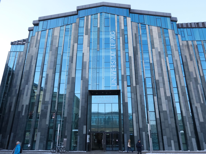 Das Dresdner Start-up-Unternehmen Spinncloud hat von der Universität Leipzig einen Großauftrag für seine KI-Chips erhalten. (Archivbild) - Foto: Sebastian Willnow/dpa