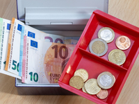 Die öffentlichen Schulden sind im vergangenen Jahr gestiegen, ebenso wie in den Vorjahren. (Symbolbild) - Foto: Daniel Karmann/dpa