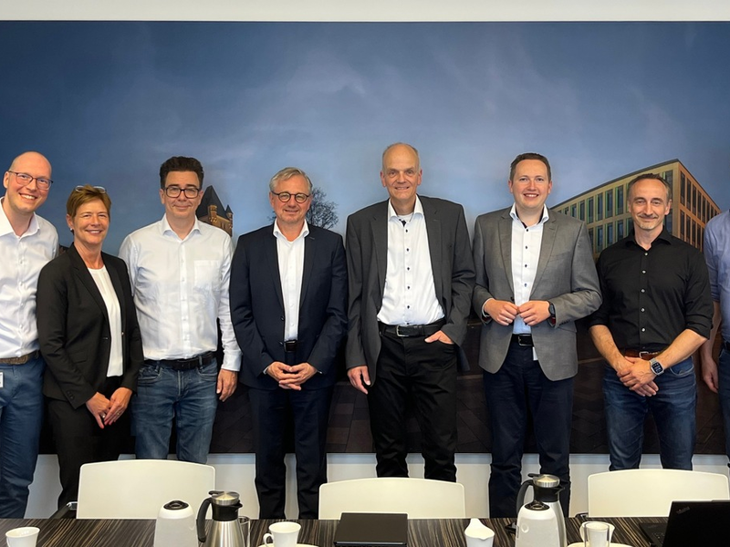 IHK-GfI und Diamant Software GmbH vereinbaren Rollout von Diamant/4 in den IHKs - Foto: presseportal.de