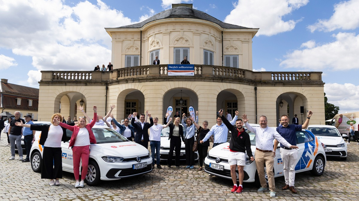 Mobilität für den guten Zweck: Kroschke sorgt für reibungslose Zulassung bei VRmobil-Übergabe in Stuttgart - Foto: presseportal.de