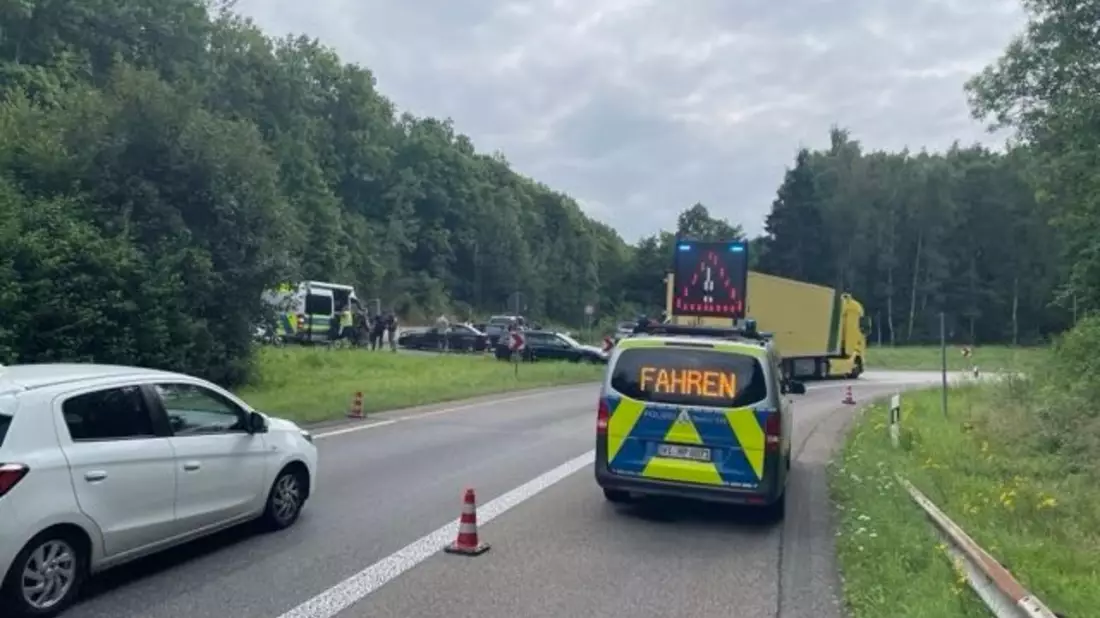 POL-KS: Zahlreiche Strafanzeigen, Blutentnahmen und sichergestellte Drogen bei Verkehrskontrolle an A44 - Bild: presseportal.de