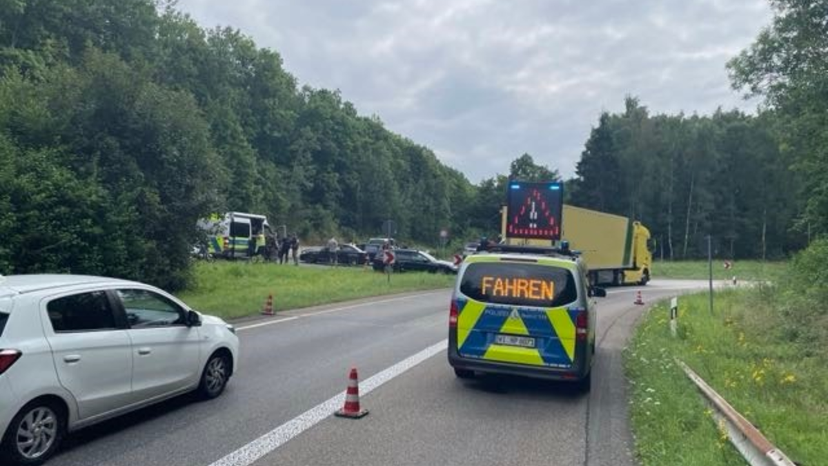 POL-KS: Zahlreiche Strafanzeigen, Blutentnahmen und sichergestellte Drogen bei Verkehrskontrolle an A44 - Foto: presseportal.de