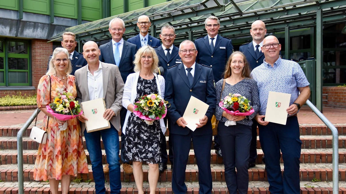 POL-BOR: Kreis Borken - 120 Jahre Erfahrung gehen in den Ruhestand - Foto: presseportal.de