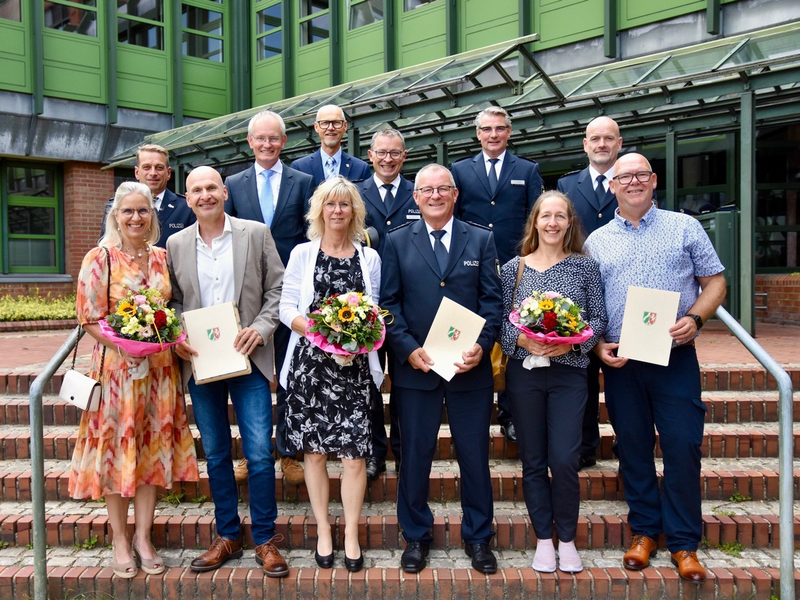 POL-BOR: Kreis Borken - 120 Jahre Erfahrung gehen in den Ruhestand - Foto: presseportal.de
