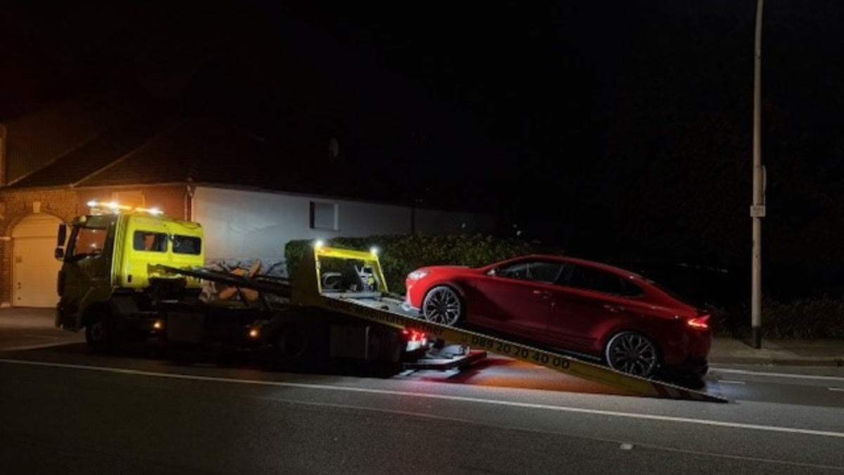 POL-MG: Gemeinsame Pressemitteilung der Stadt Mönchengladbach und der Polizei Mönchengladbach: Sondereinsatz gegen Autoposer und -raser - wenig Verstöße, ein getuntes Auto sichergestellt - Foto: presseportal.de