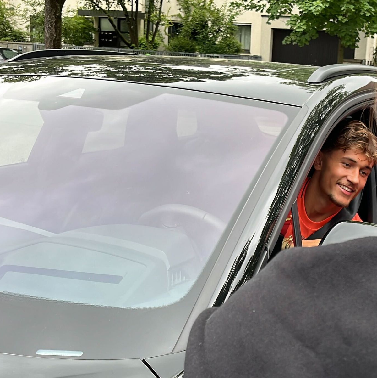 Für Torhüter Jonas Urbig und die Kollegen ist der Urlaub zu Ende. - Foto: Christian Kunz/dpa