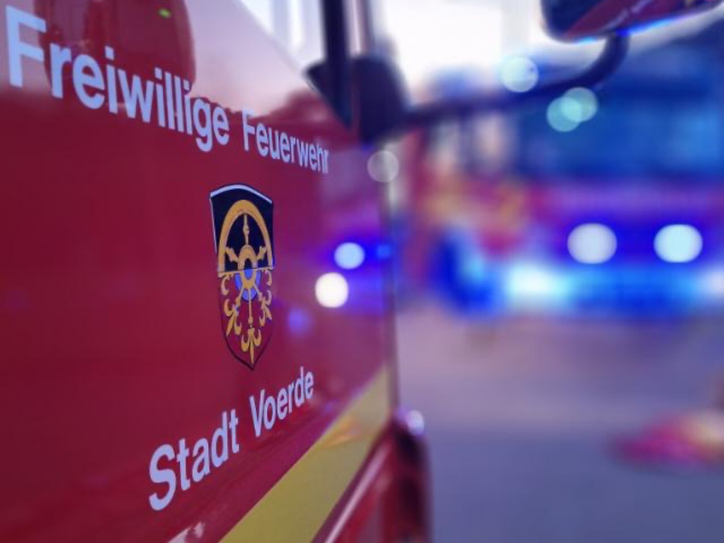 FW Voerde: Gebäudebrand im Stadtteil Friedrichsfeld - Foto: presseportal.de