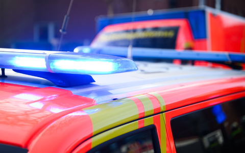 Zu dem Unfall mit dem Regionalexpress kam es an einem Bahnübergang. (Symbolbild) - Foto: Julian Stratenschulte/dpa