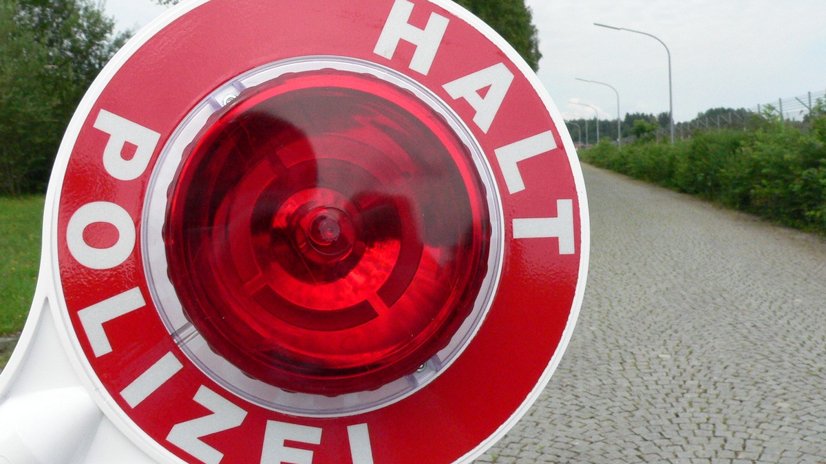 Bundespolizeidirektion München: Unbekannter Schleuser setzt Personen ab - Foto: presseportal.de