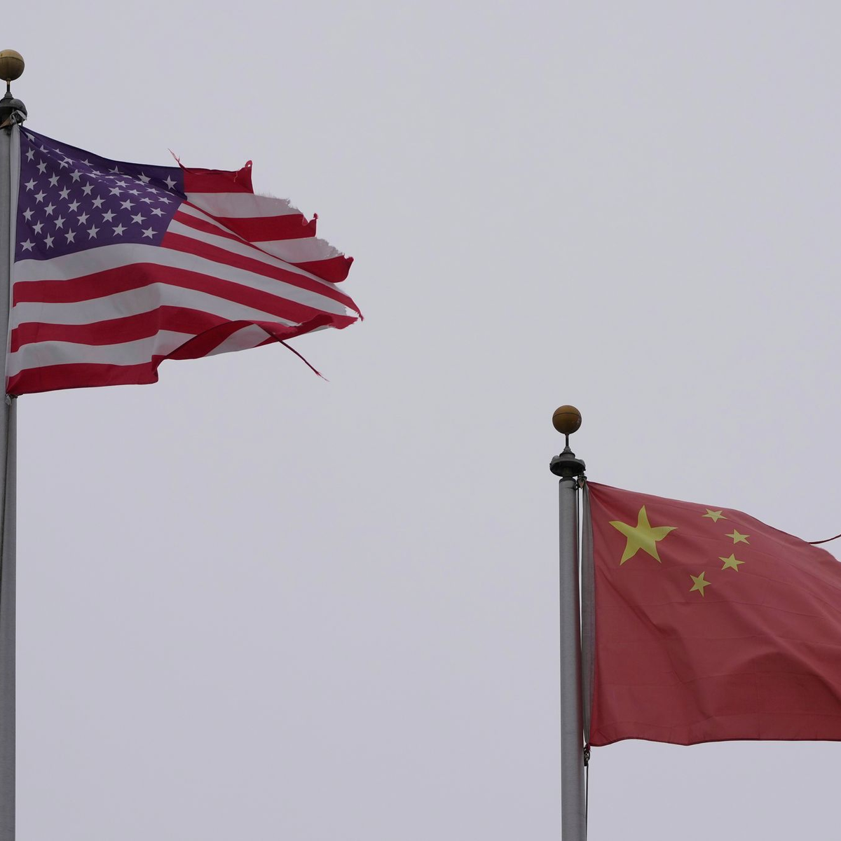 Die USA und China haben sich bisher nicht auf eine Verlängerung der Zollpause verständigt. (Illustration) - Foto: Jeff Chiu/AP/dpa