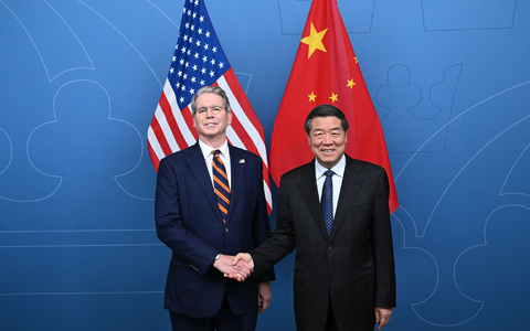US-Finanzminister Scott Bessent (links) und Chinas Vize-MinisterprÀsident He Lifeng trafen sich zu den HandelsgesprÀchen in Stockholm. (Archivfoto) - Foto: Dai Tianfang/XinHua/dpa US-Finanzminister Scott Bessent (links) und Chinas Vize-MinisterprÀsident He Lifeng trafen sich zu den HandelsgesprÀchen in Stockholm. (Archivfoto) - Foto: Dai Tianfang/XinHua/dpa