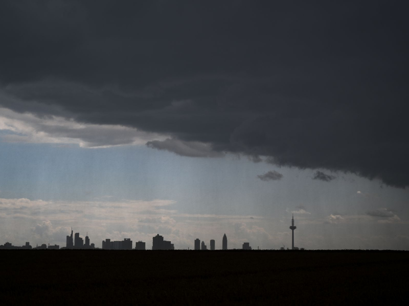 Regen, Regen, Regen: Der Juli in Deutschland war zu nass  - Foto: Arne Dedert/dpa