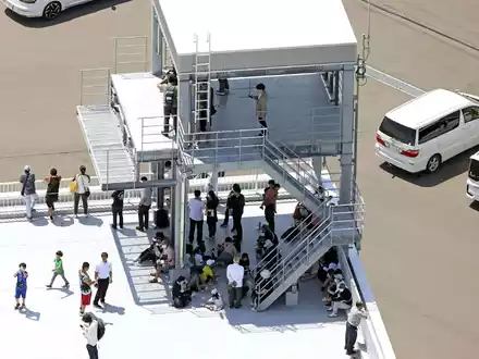 Die Menschen in Japan sind aufgefordert, sich auf höheres Gelände in Sicherheit zu begeben.  - Foto: Uncredited/Kyodo News/AP/dpa