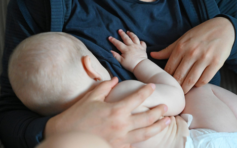 Ein Baby zu bekommen bleibt auch in krisenreichen Zeiten ein häufiger Wunsch. (Symbolbild) - Foto: Elisa Schu/dpa