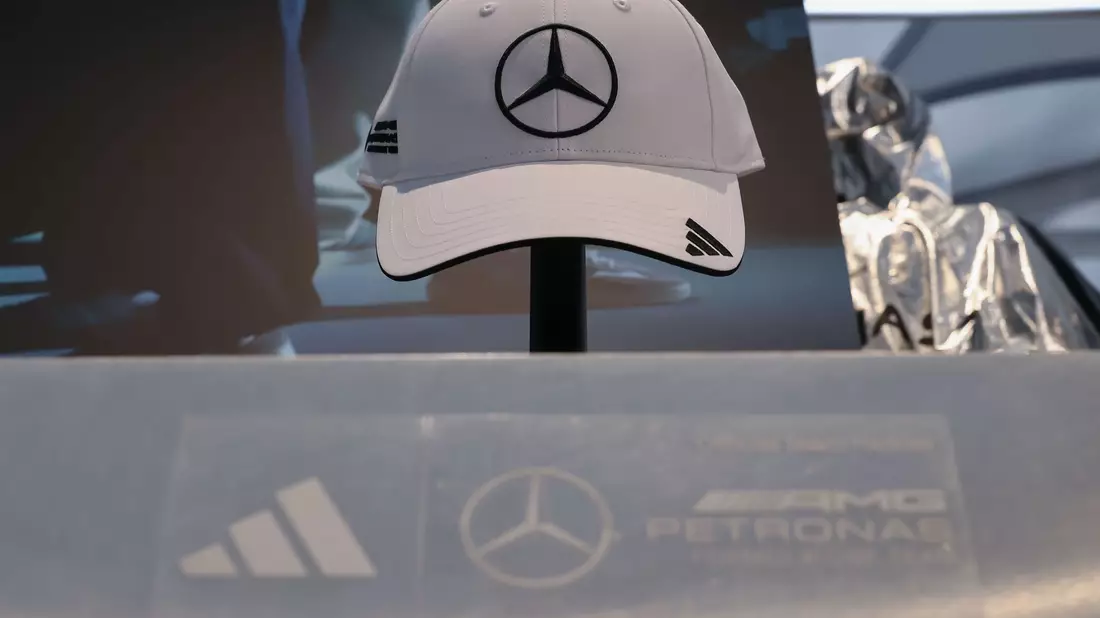 Adidas hebt die Prognose für 2025 nicht an. (Archivbild) - Bild: Daniel Löb/dpa