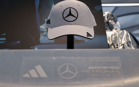 Adidas hebt die Prognose für 2025 nicht an. (Archivbild) - Foto: Daniel Löb/dpa