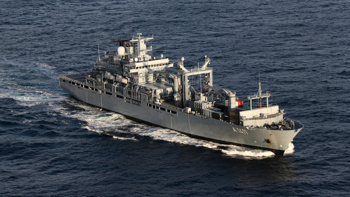 Präsenz im Nordatlantik - Einsatzgruppenversorger 