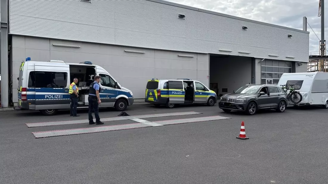 POL-OF: Wohnmobile und Fahrzeuggespanne im Blick: Beamte kontrollierten Verkehrssicherheit in der Hauptreisezeit - wenige Verstöße, hohe Akzeptanz - Bild: presseportal.de