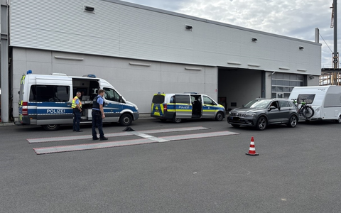 POL-OF: Wohnmobile und Fahrzeuggespanne im Blick: Beamte kontrollierten Verkehrssicherheit in der Hauptreisezeit - wenige VerstöĂe, hohe Akzeptanz - Foto: presseportal.de POL-OF: Wohnmobile und Fahrzeuggespanne im Blick: Beamte kontrollierten Verkehrssicherheit in der Hauptreisezeit - wenige VerstöĂe, hohe Akzeptanz - Foto: presseportal.de