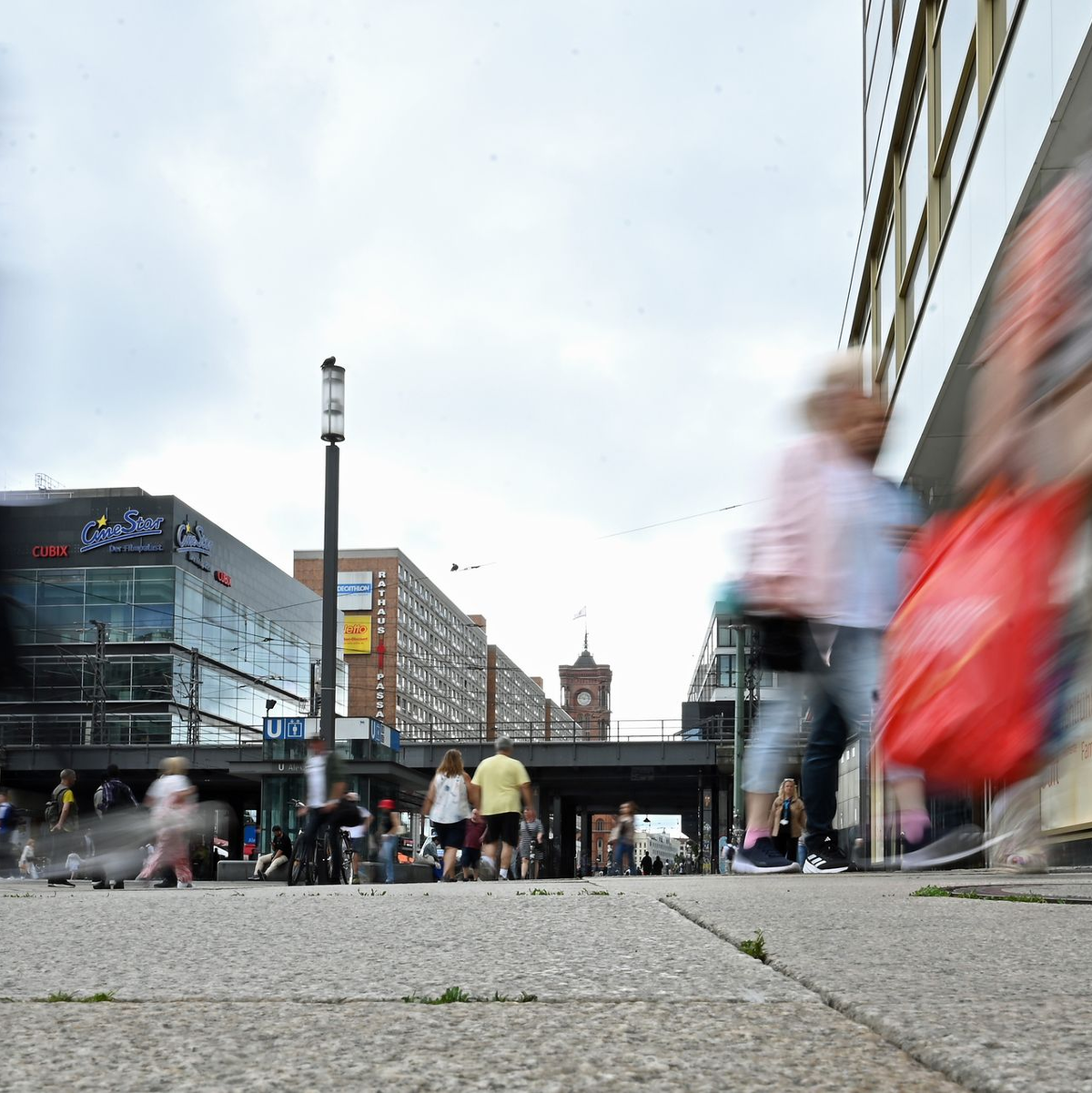 Gestiegene Preise machen Verbraucherinnen und Verbrauchern zu schaffen. (Symbolbild) - Foto: Malin Wunderlich/dpa