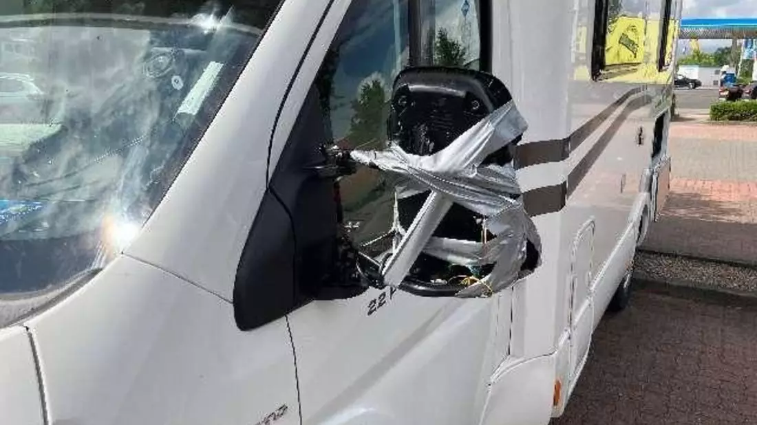 POL-ROW: ++Lkw-Fahrer flüchtet nach Spiegelunfall++91-jähriger Radfahrer bei Unfall verletzt - Verursacher flüchtet++Taschendiebstahl- Polizei warnt vor Ablenkungsversuchen++ - Bild: presseportal.de