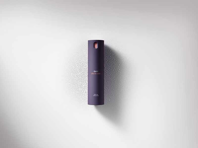 Neues Dyson Chitosan Multi-Use-Stylingspray für zweimal längeren Halt / Das neue Spray ergänzt die auf Chitosan basierende Haarstyling-Produktreihe - Foto: presseportal.de