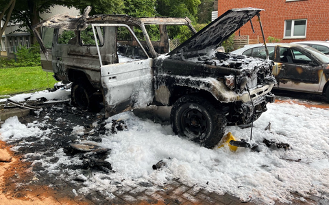 POL-MI: Wohnmobil geht in Flammen auf - Foto: presseportal.de