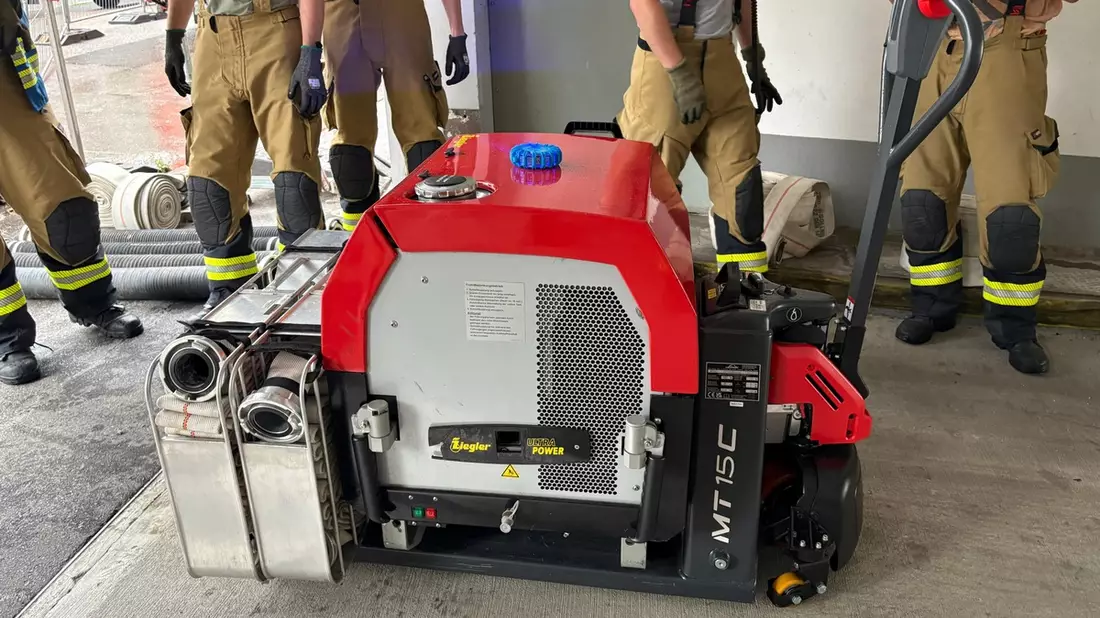 FW Stuttgart: Tiefgarage eines Wohn- und Geschäftshaus überflutet - Bild: presseportal.de