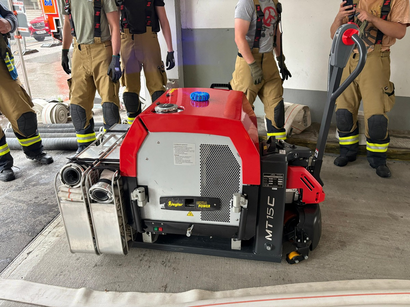 FW Stuttgart: Tiefgarage eines Wohn- und Geschäftshaus überflutet - Foto: presseportal.de